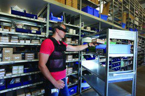 Een nieuwe techniek is pick-by-vision, waarbij op de bril van de orderpicker allerlei visuele aanwijzingen worden geprojecteerd