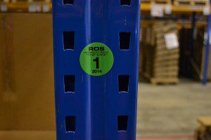 Een uitgedeukte staander wordt gemerkt met een moeilijk verwijderbare sticker en administratief gearchiveerd