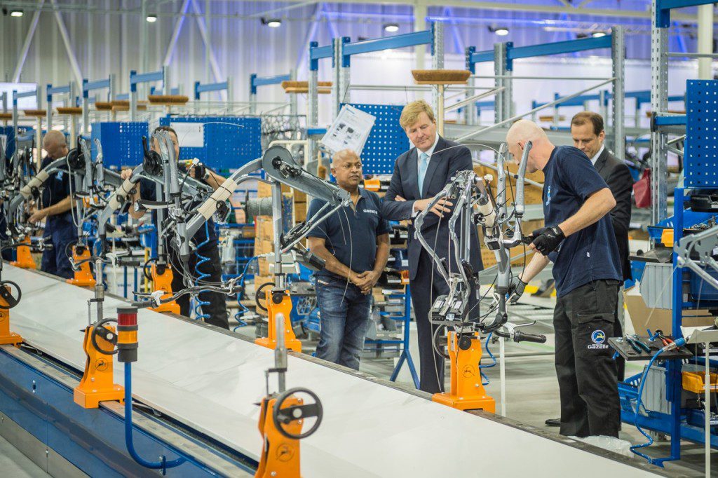 Doorrolstellingen en palletstellingen voor nieuwe montagehal