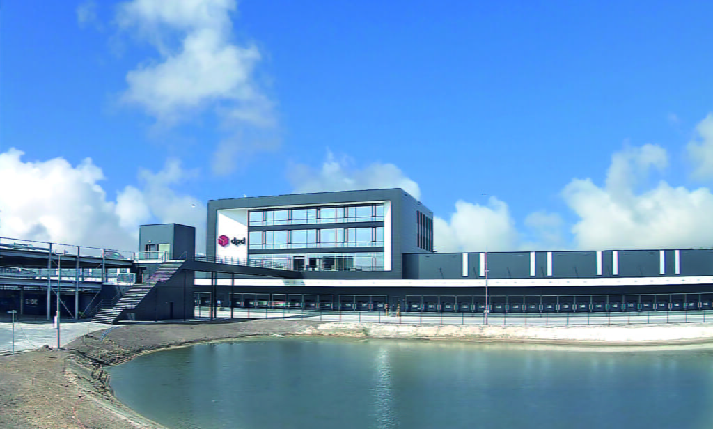 Minister De Jonge en squashtop openen Eindhovens dc van DPD featured image