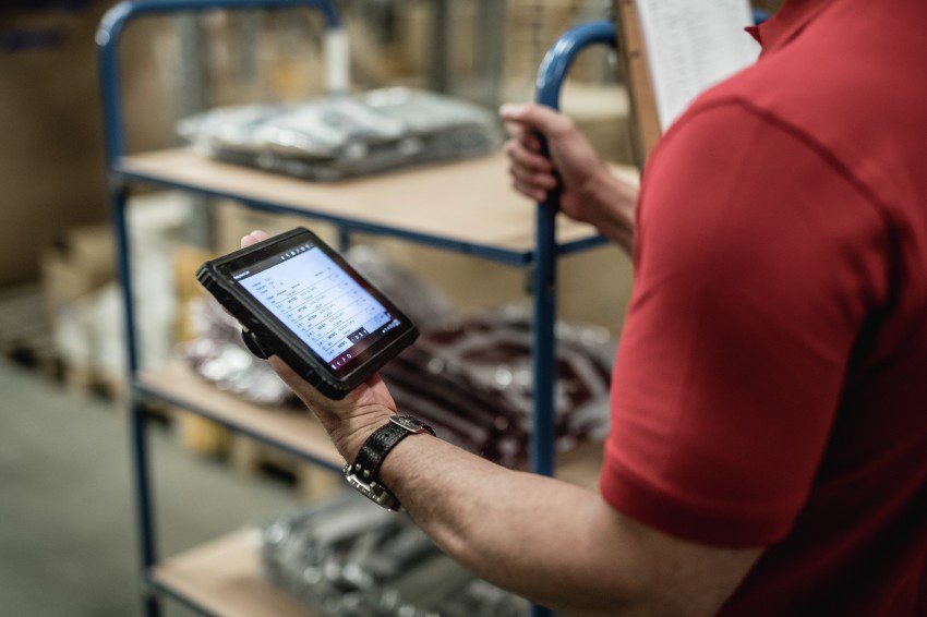 Smartphones in het magazijn? Denk aan de hygiëne! featured image