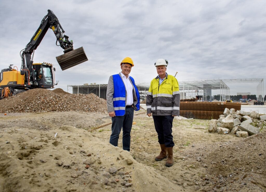 22.000 zonnepanelen op dak nieuw DC Schiphol featured image