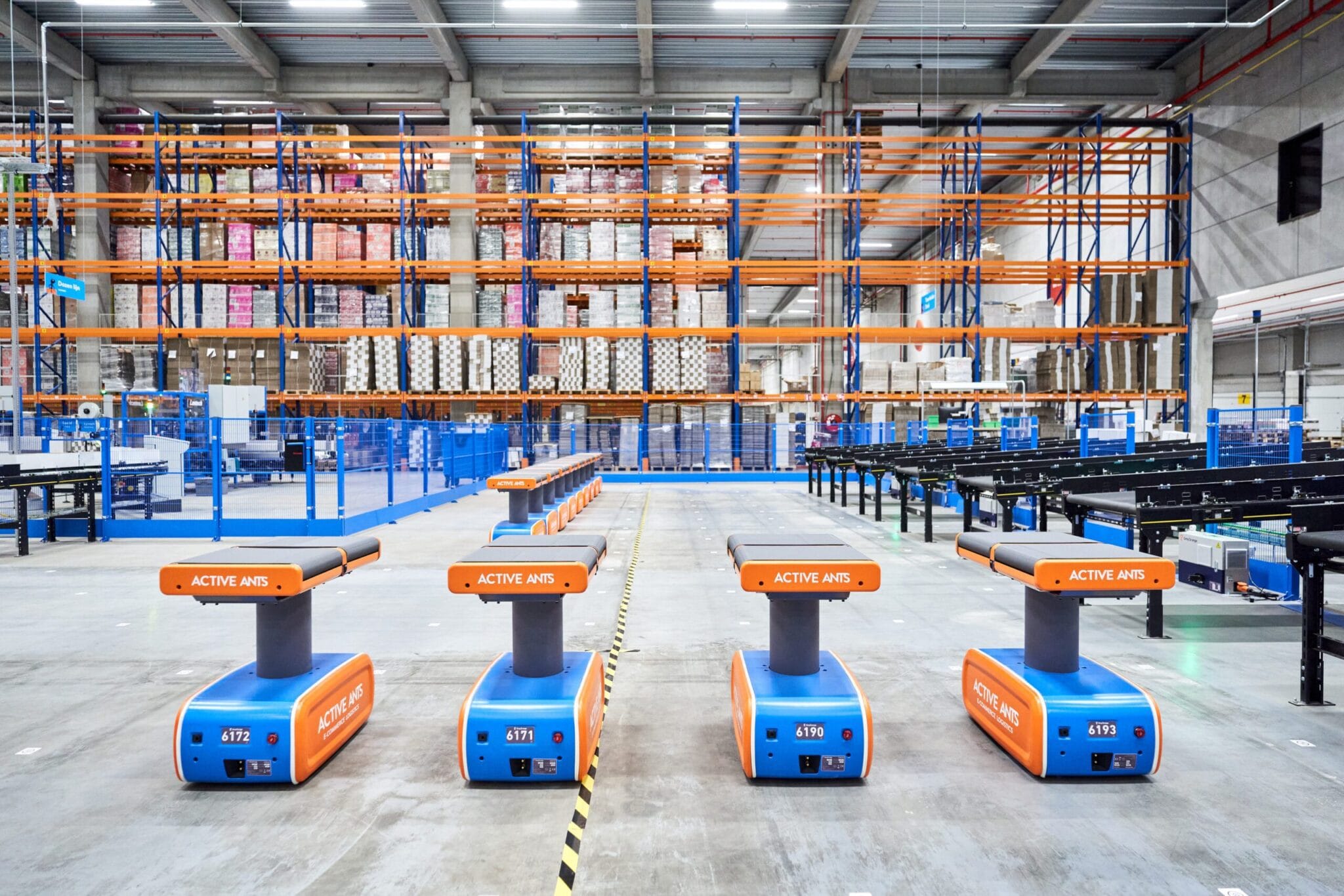 Sneak preview het nieuwste gerobotiseerde fulfilment center van Active