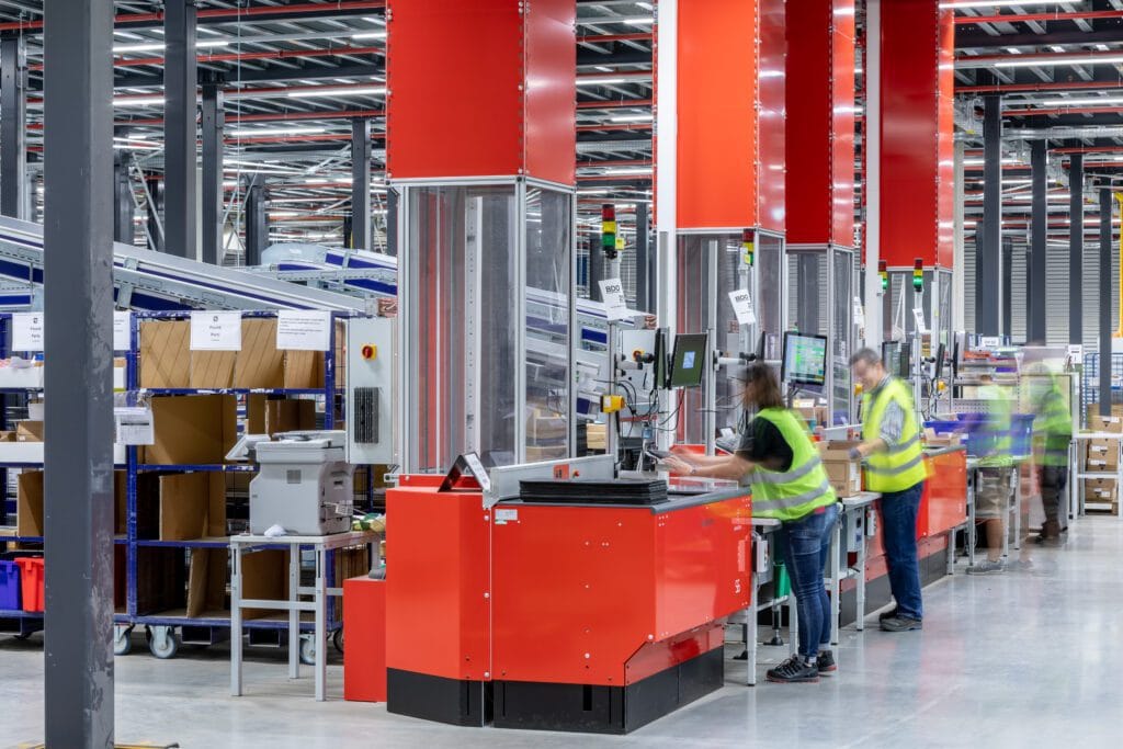 De potentie en obstakels van kunstmatige intelligentie in magazijnbeheer featured image