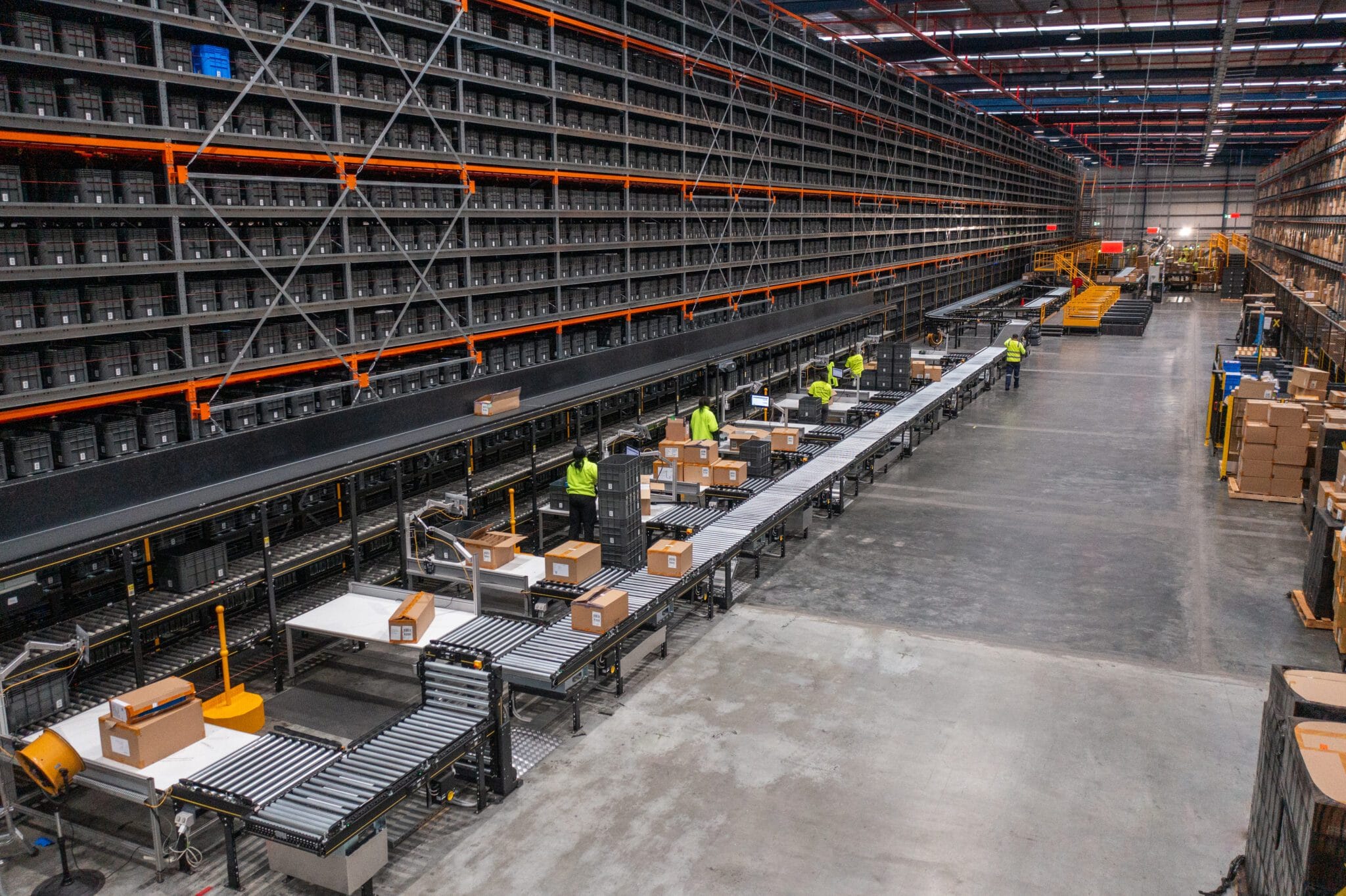 Magazijnen leveren topprestaties dankzij data en AI • Warehouse Totaal