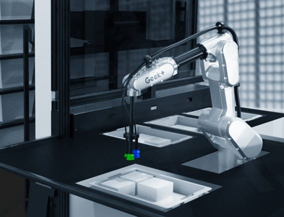 geek+ robot arm picking