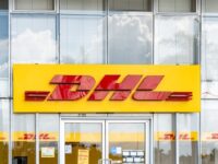 Politie FIOD en douane doen inval in distributiecentrum DHL